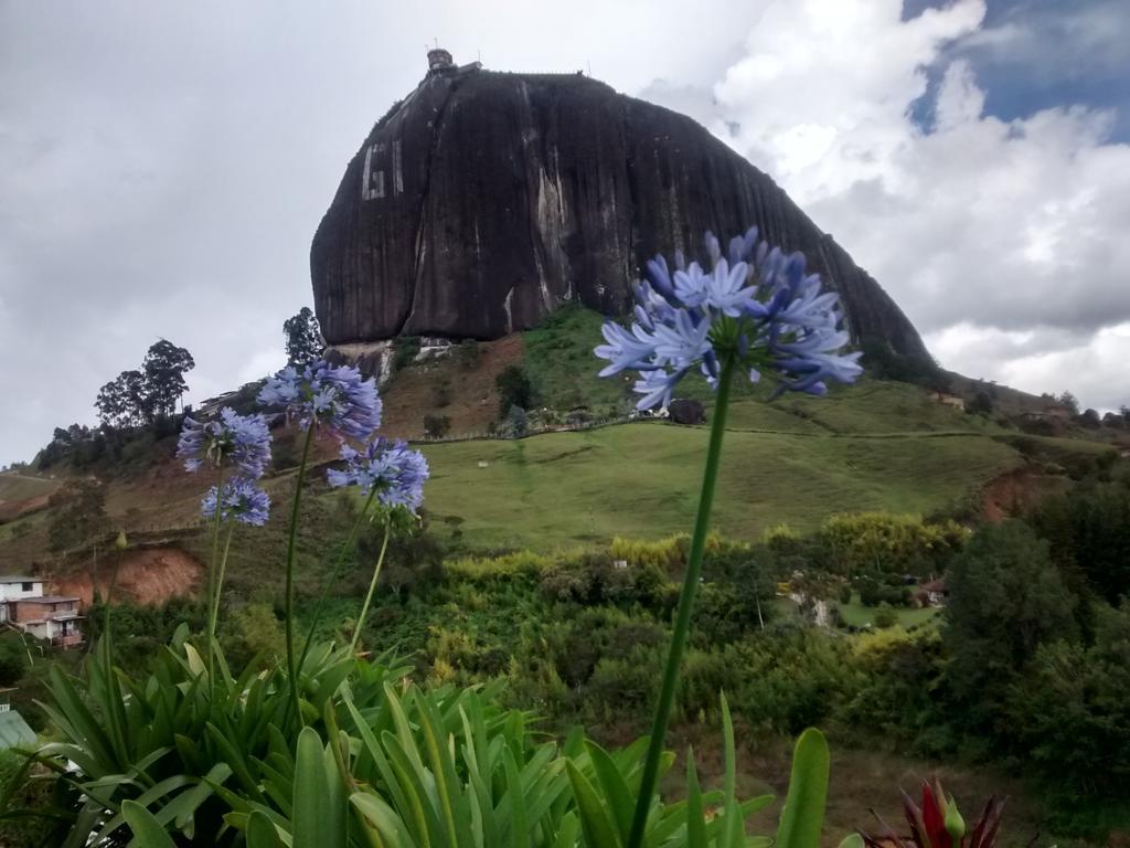 Vila Casa Galeria Guatapé Exteriér fotografie